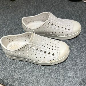 Native White Shoes C11